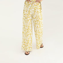 Load image into Gallery viewer, Tropical Print Wide-Leg Pants