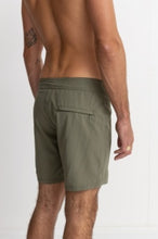 Load image into Gallery viewer, Olive Classic Stretch Trunk
